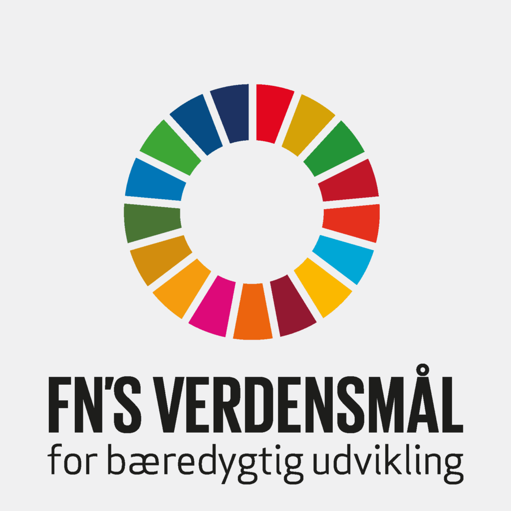 Underviser og kursister i et moderne undervisningslokale", alt="Logoer for FN Verdensmål 4 og 8", alt="En forretningsmand, der tager et online kursus på sin computer